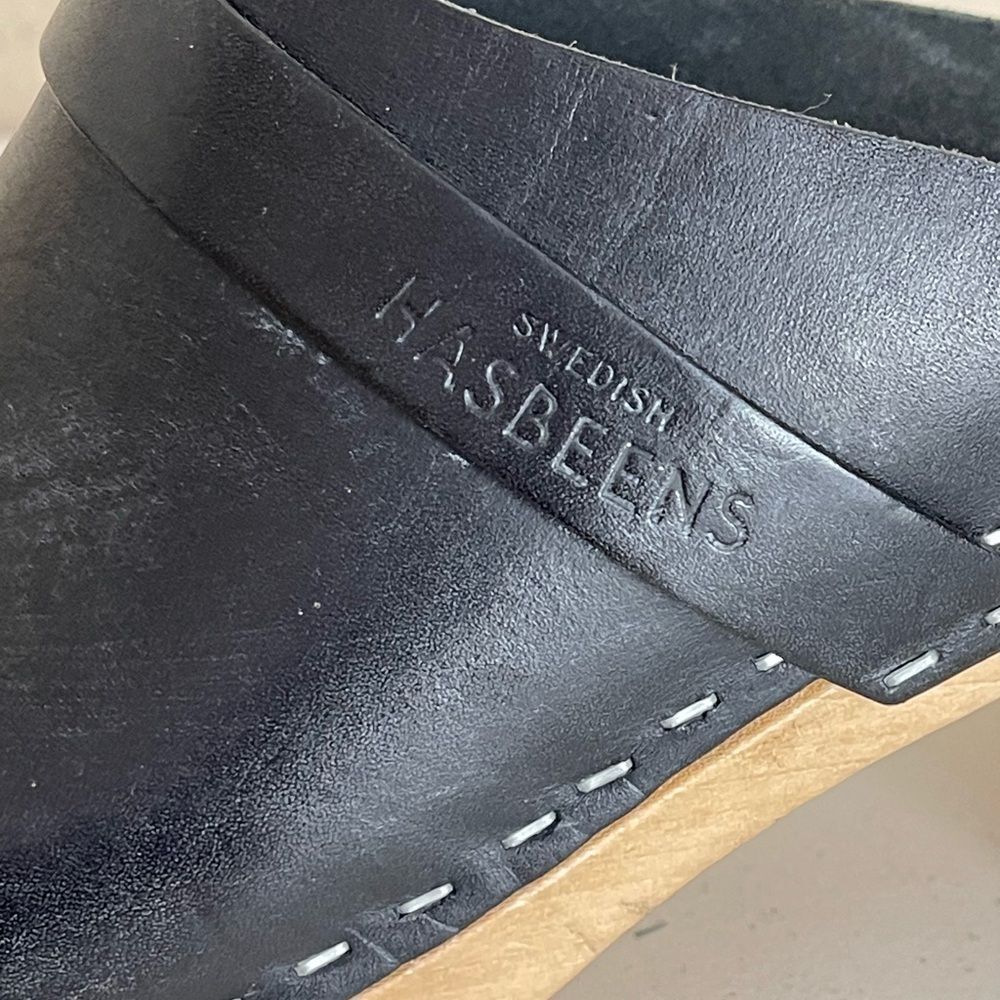 Swedish Hasbeens Black and Tan Mules with Wooden Platform. 9/40 - Picture 12 of 15